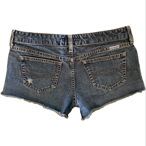 🩳 Abercrombie Distressed Short Shorts Size 16 ✨Juniors✨ - Picture 2 of 6